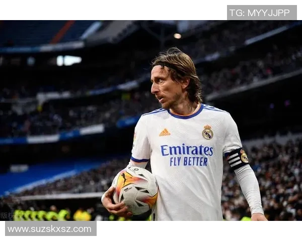 足球球星转行当裁判 退役后再次为赛场执法的传奇人物